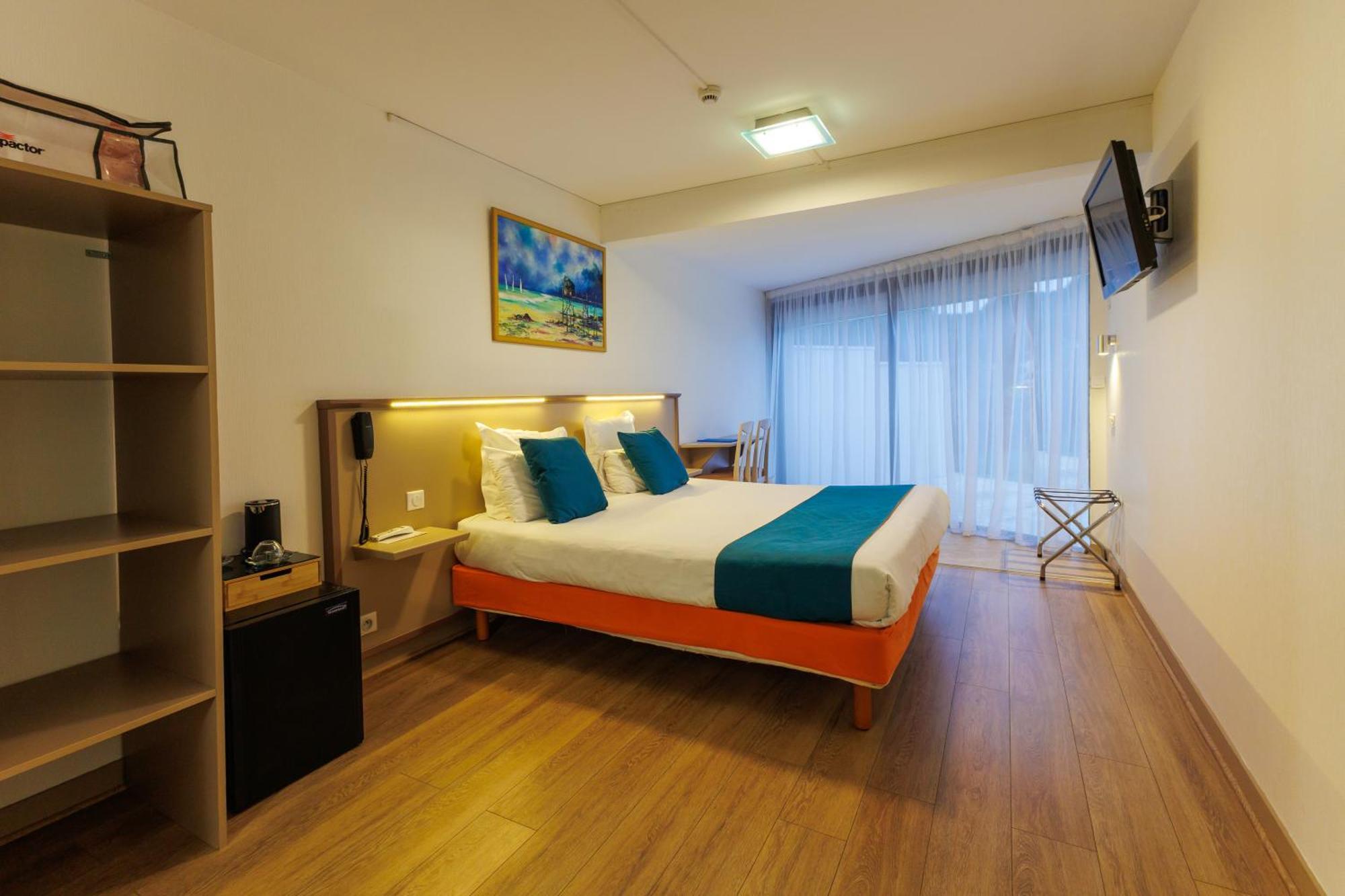 Logis Hotel Le Rochelois La Rochelle  Bagian luar foto