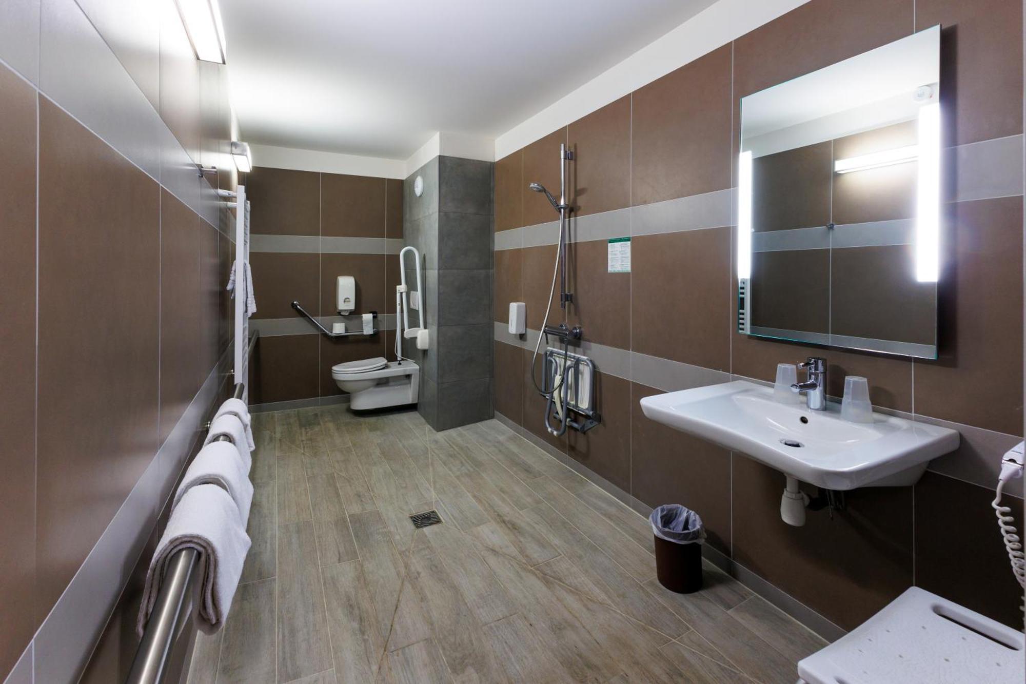 Logis Hotel Le Rochelois La Rochelle  Bagian luar foto