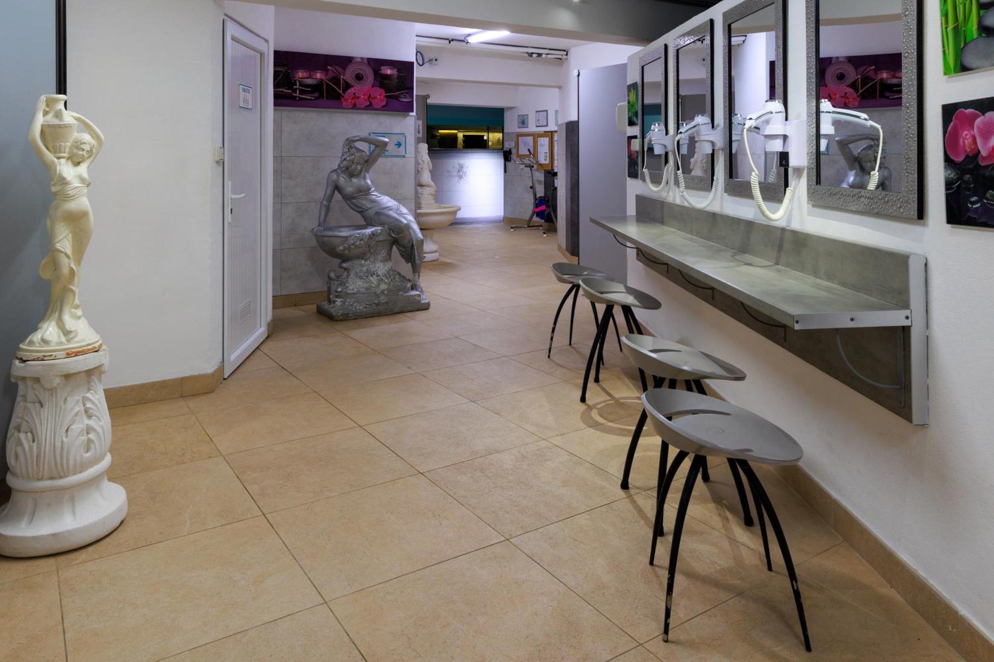 Logis Hotel Le Rochelois La Rochelle  Bagian luar foto