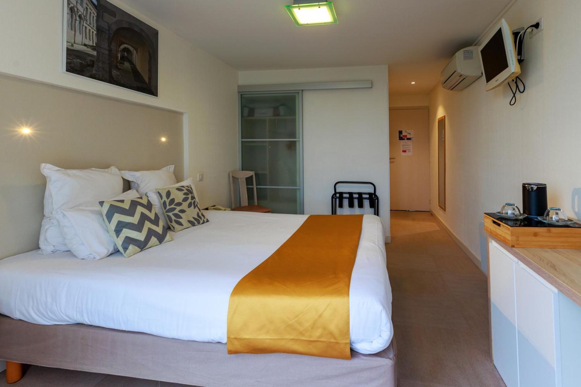 Logis Hotel Le Rochelois La Rochelle  Bagian luar foto