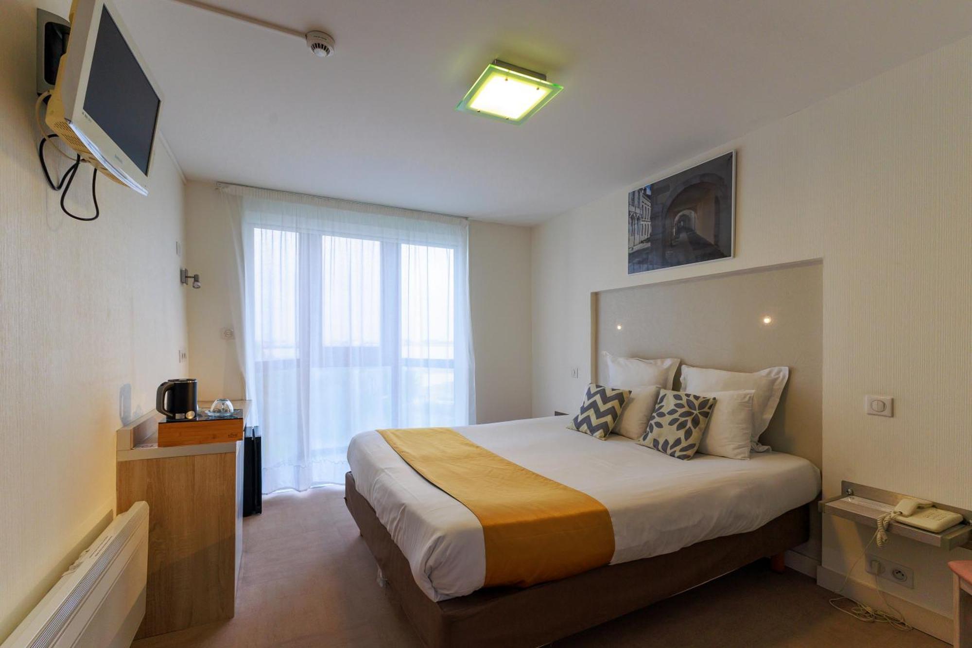 Logis Hotel Le Rochelois La Rochelle  Bagian luar foto